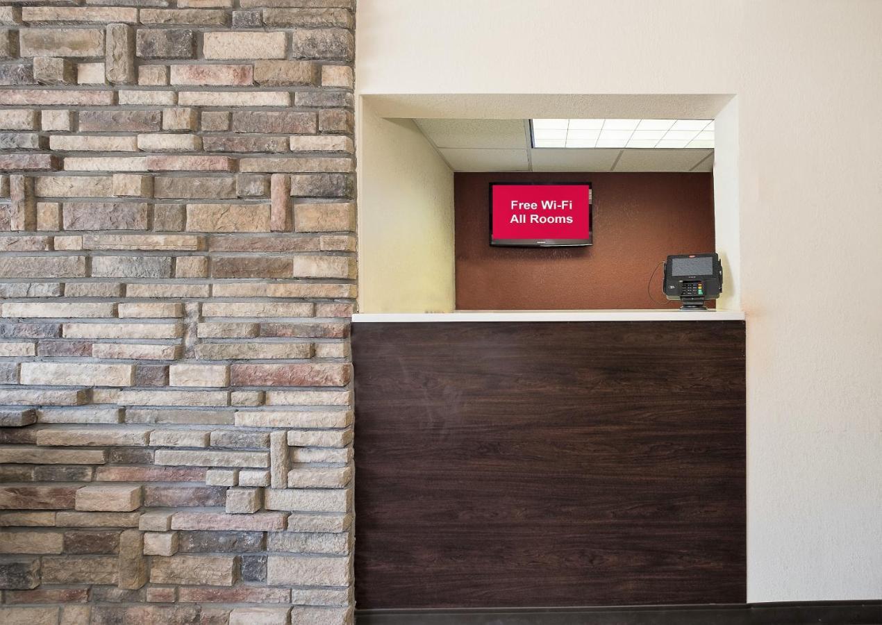 Red Roof Inn Кортланд Екстериор снимка