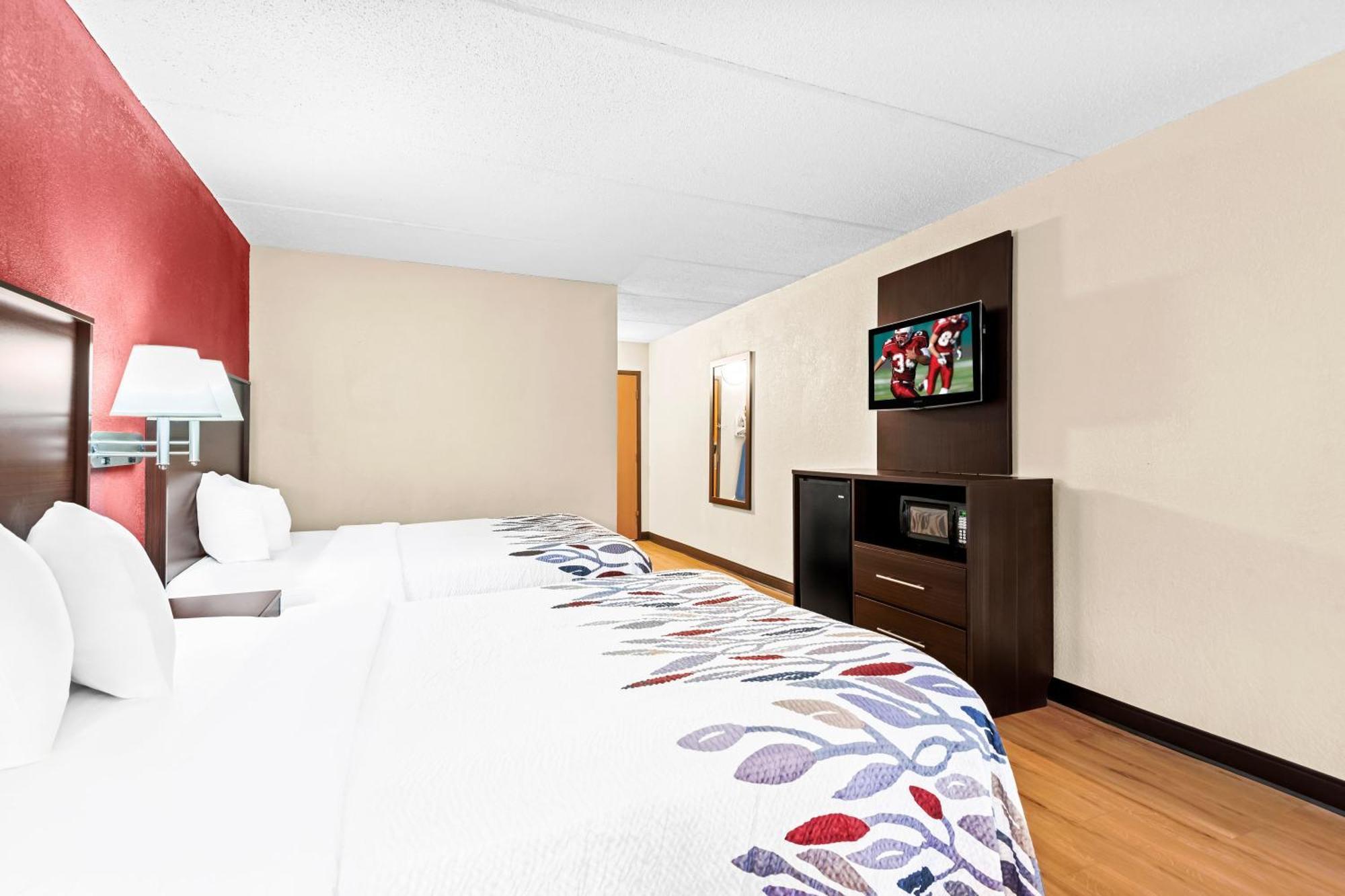 Red Roof Inn Кортланд Екстериор снимка