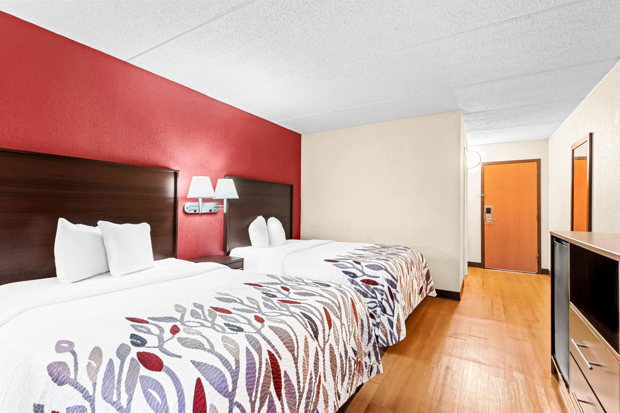 Red Roof Inn Кортланд Екстериор снимка