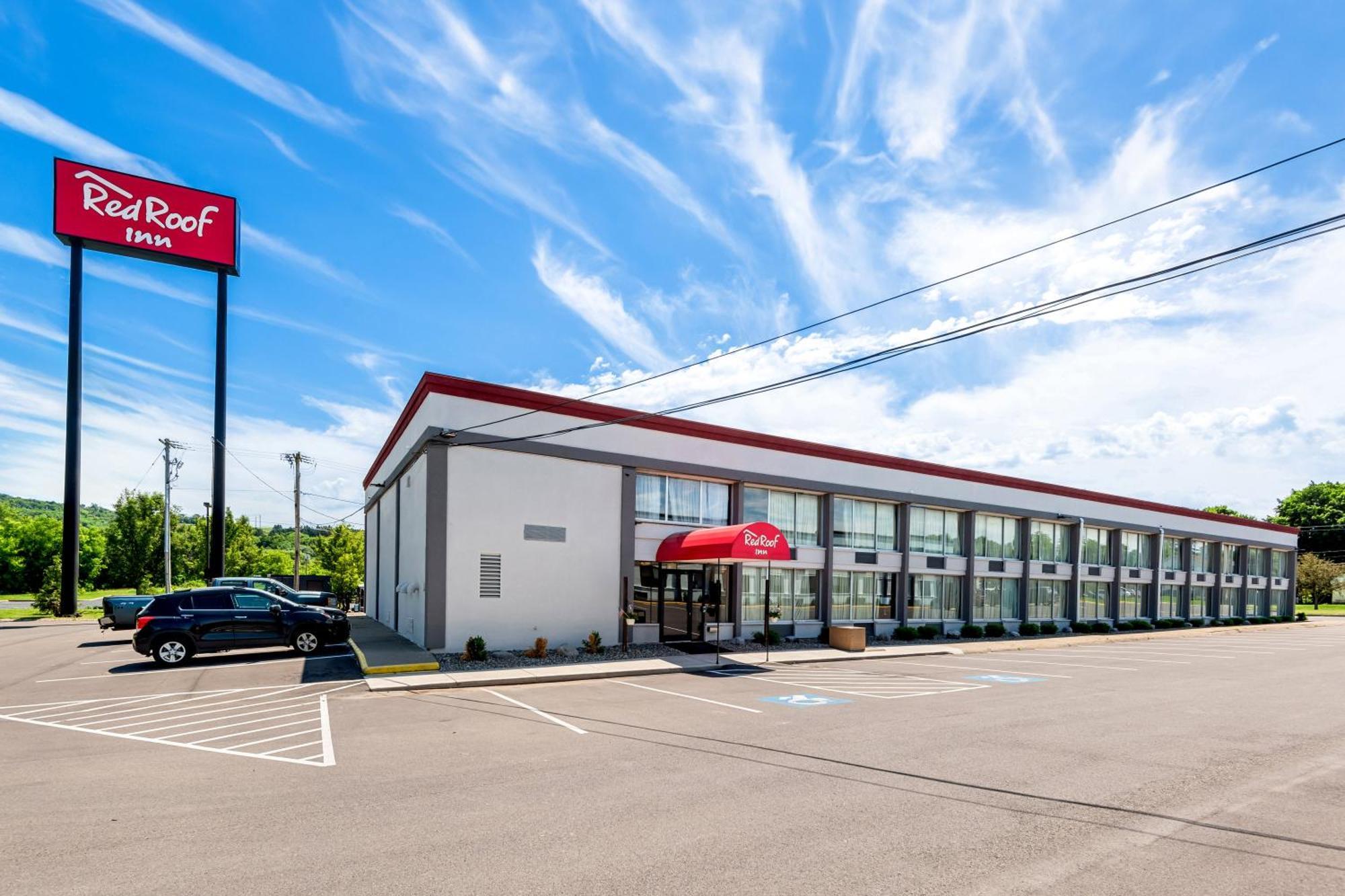 Red Roof Inn Кортланд Екстериор снимка