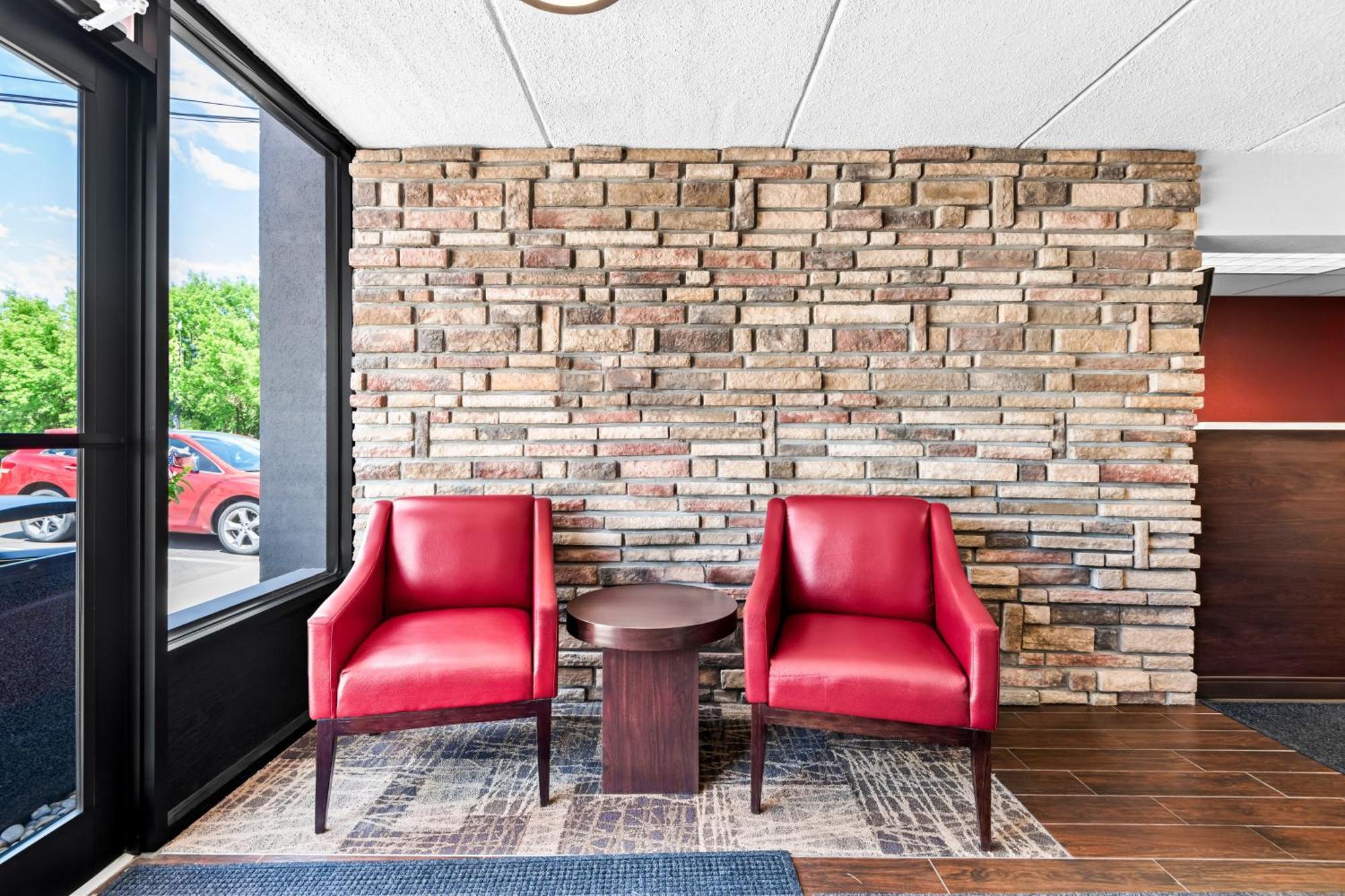 Red Roof Inn Кортланд Екстериор снимка