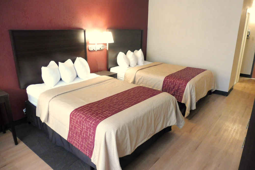 Red Roof Inn Кортланд Екстериор снимка