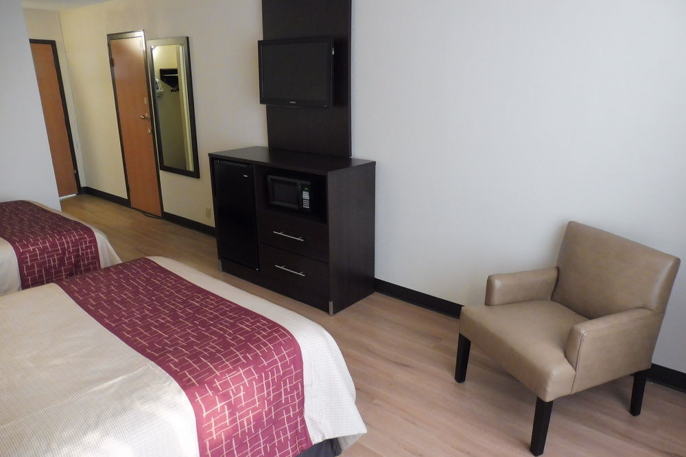 Red Roof Inn Кортланд Екстериор снимка
