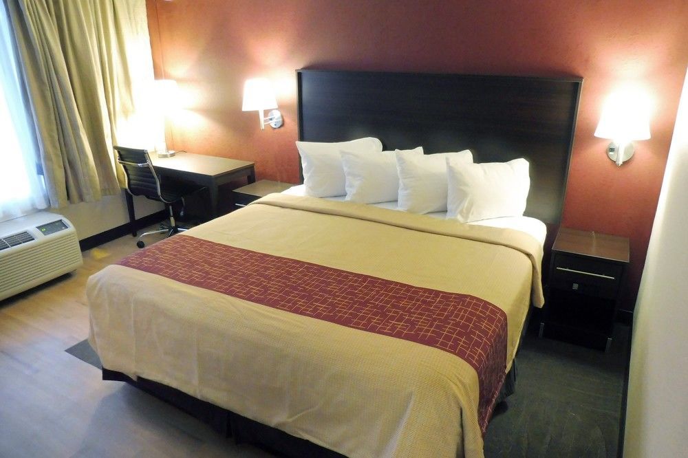 Red Roof Inn Кортланд Екстериор снимка