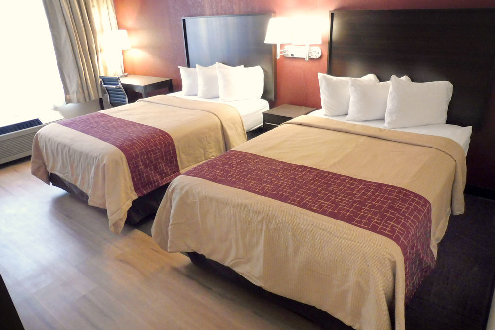 Red Roof Inn Кортланд Екстериор снимка